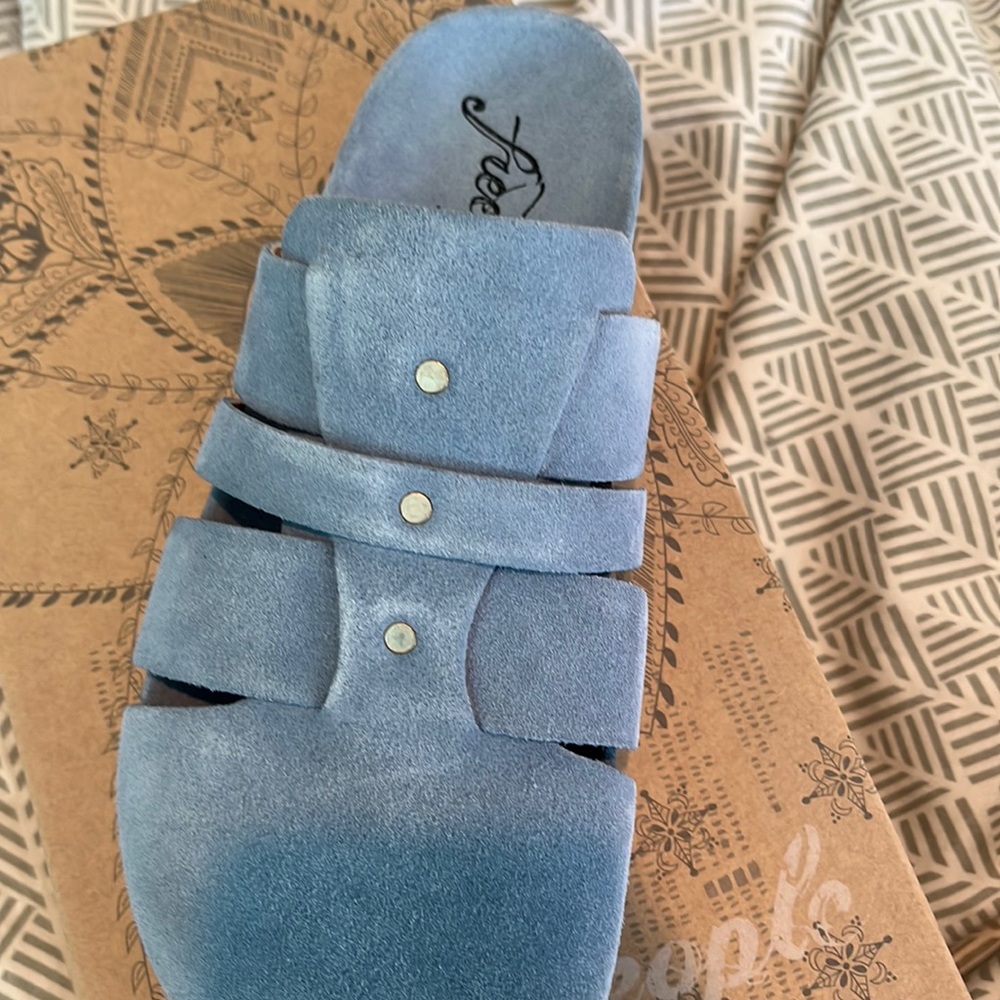 NEW with box Free People Sunday shows.  Baby Bluu size 38